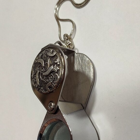 Magnifying Glass Oxidized Silver Floral Ornate Pendant Necklace 20x - Picture 3 of 8